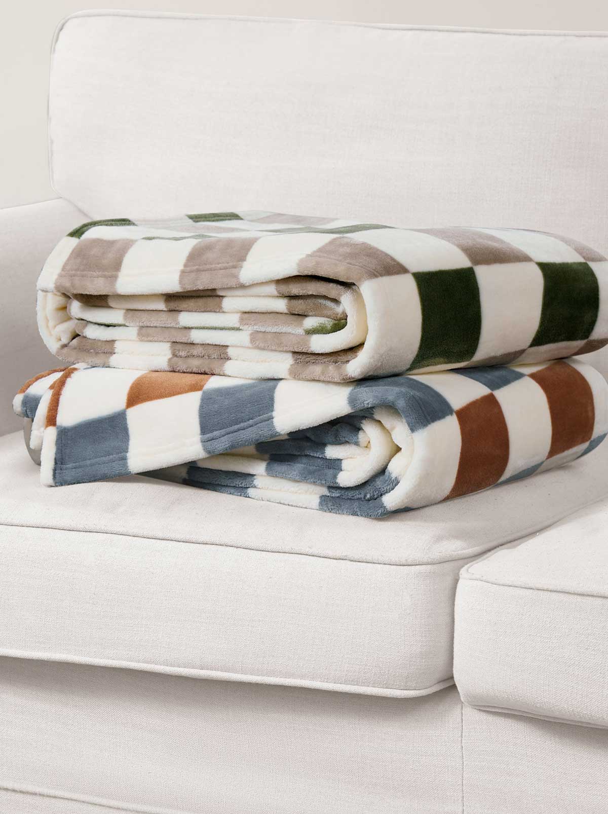Emery Checkerbaord Plush Throw in Rust & Grey - Jessica Simpson Home
