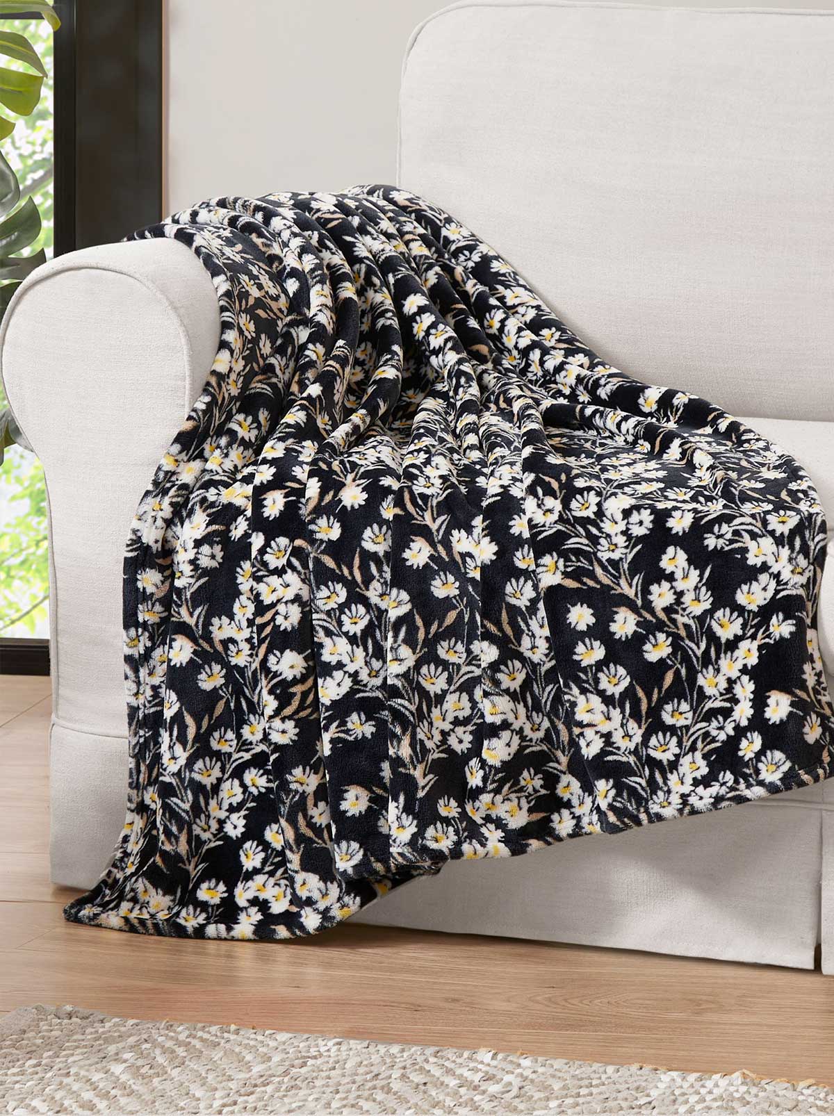 Wildflower Park Plush Throw in Black - Jessica Simpson Home