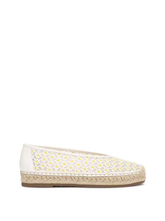 Lucciea Flat in White Floral - Jessica Simpson Women